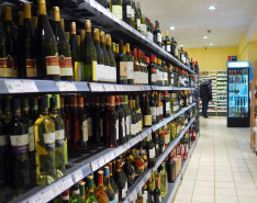 Минздрав поддержал идею убрать алкоголь с прилавков магазинов 